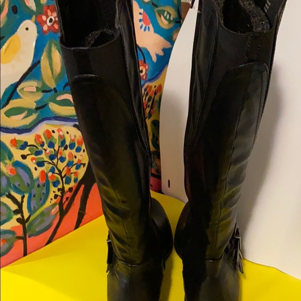 Boots - Picture 3 of 3